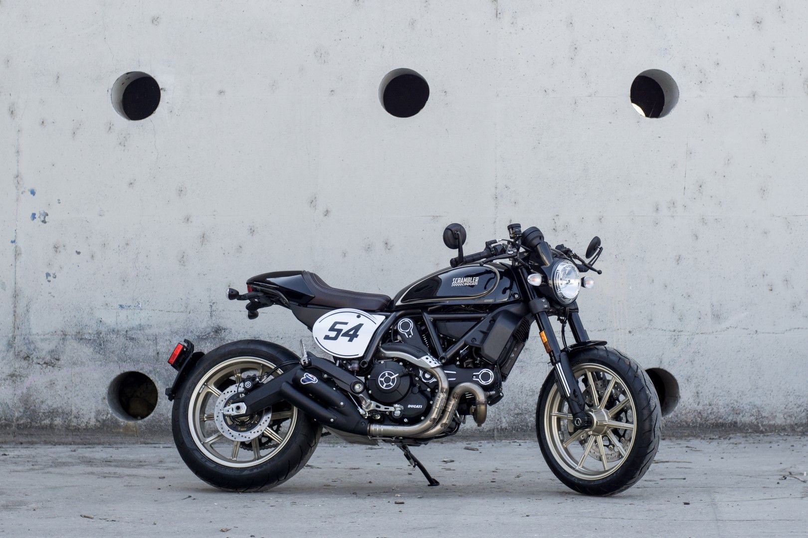 Ducati Scrambler Café Racer 2017 fotos