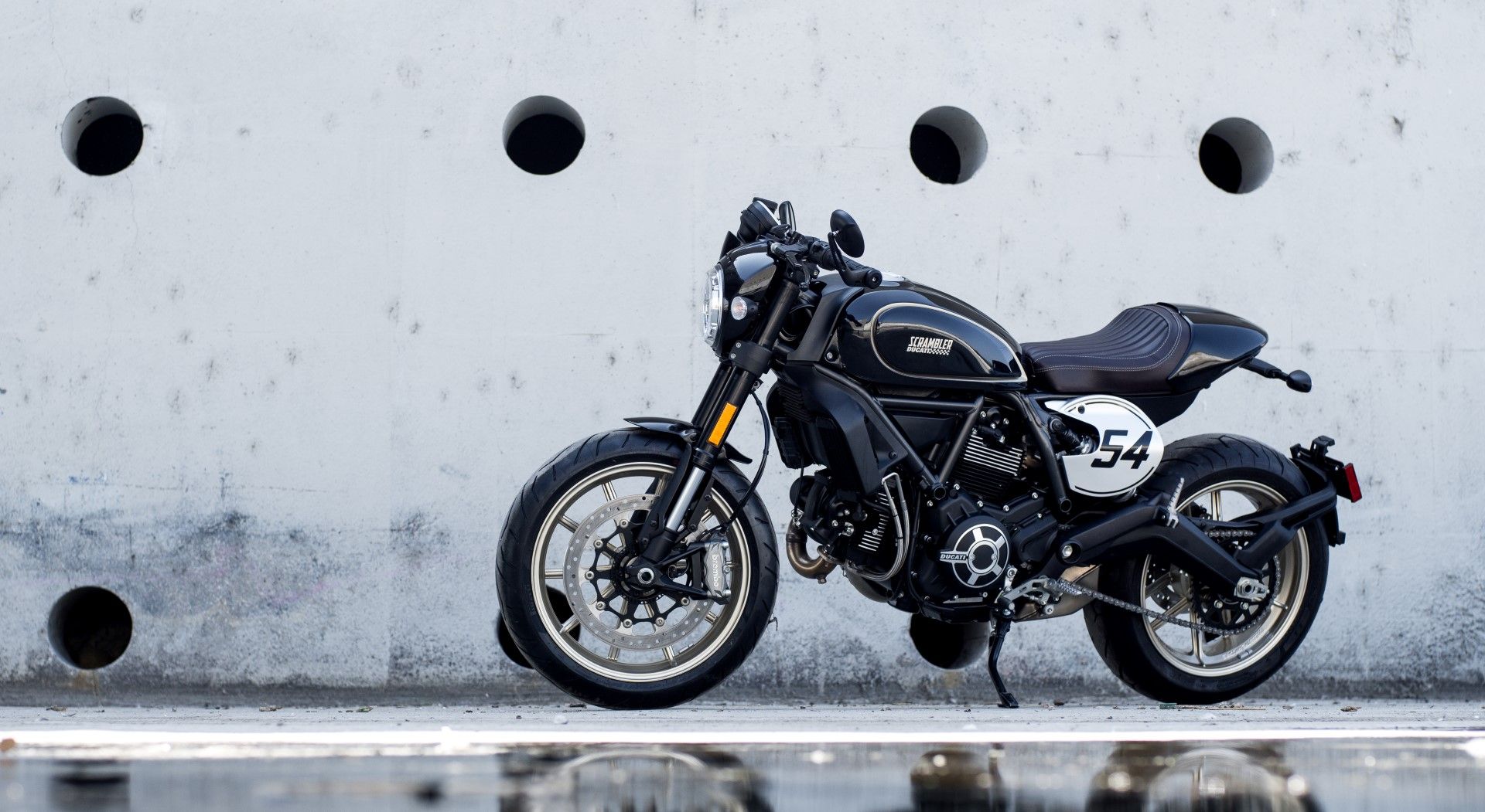 Ducati Scrambler Café Racer 2017 fotos