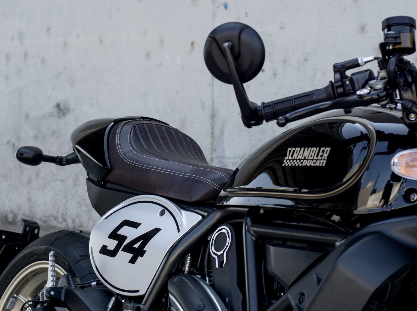 Ducati Scrambler Café Racer 2017 fotos