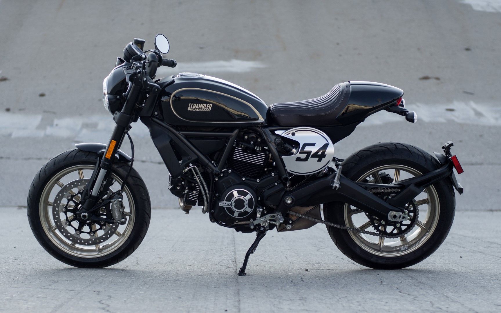 Ducati Scrambler Café Racer 2017 fotos