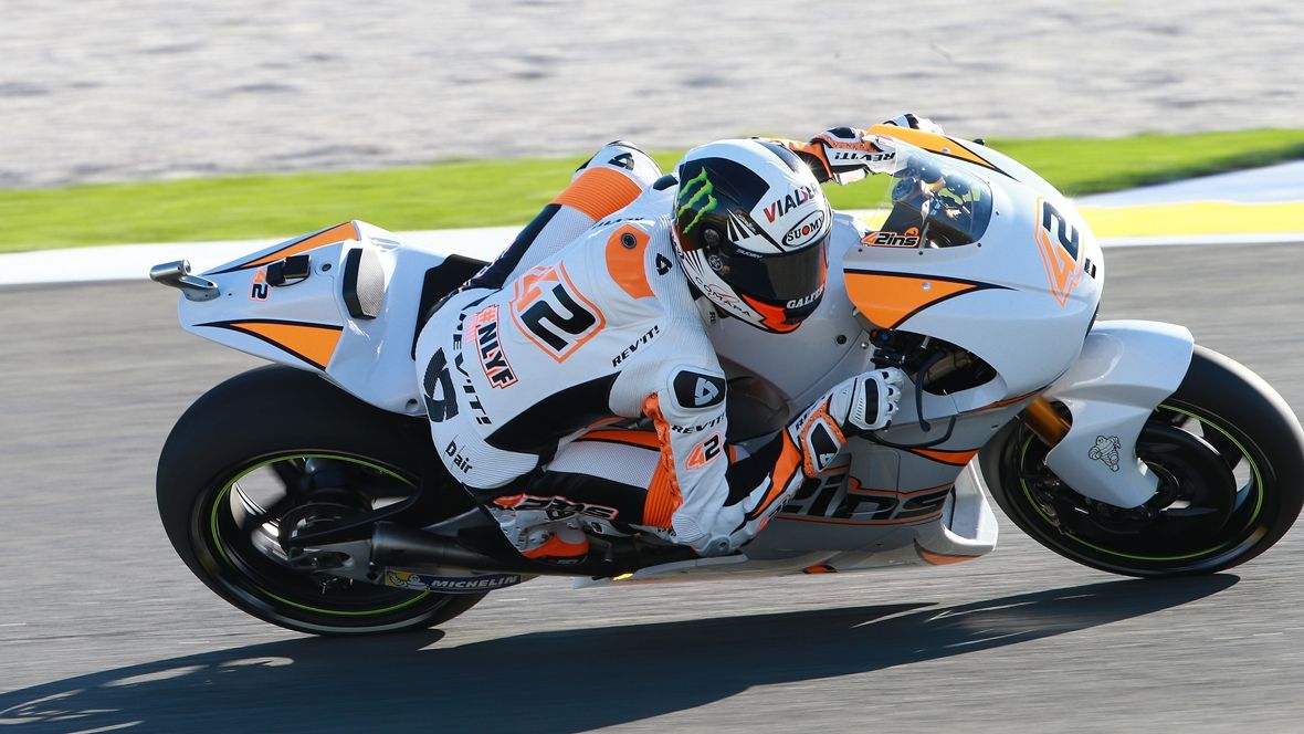 Andrea Iannone y Álex Rins con Suzuki