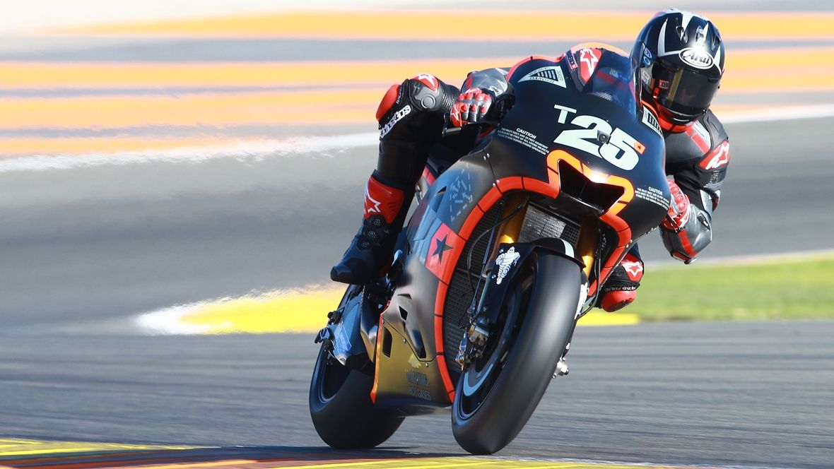 Maverick Viñales con la Yamaha 2017