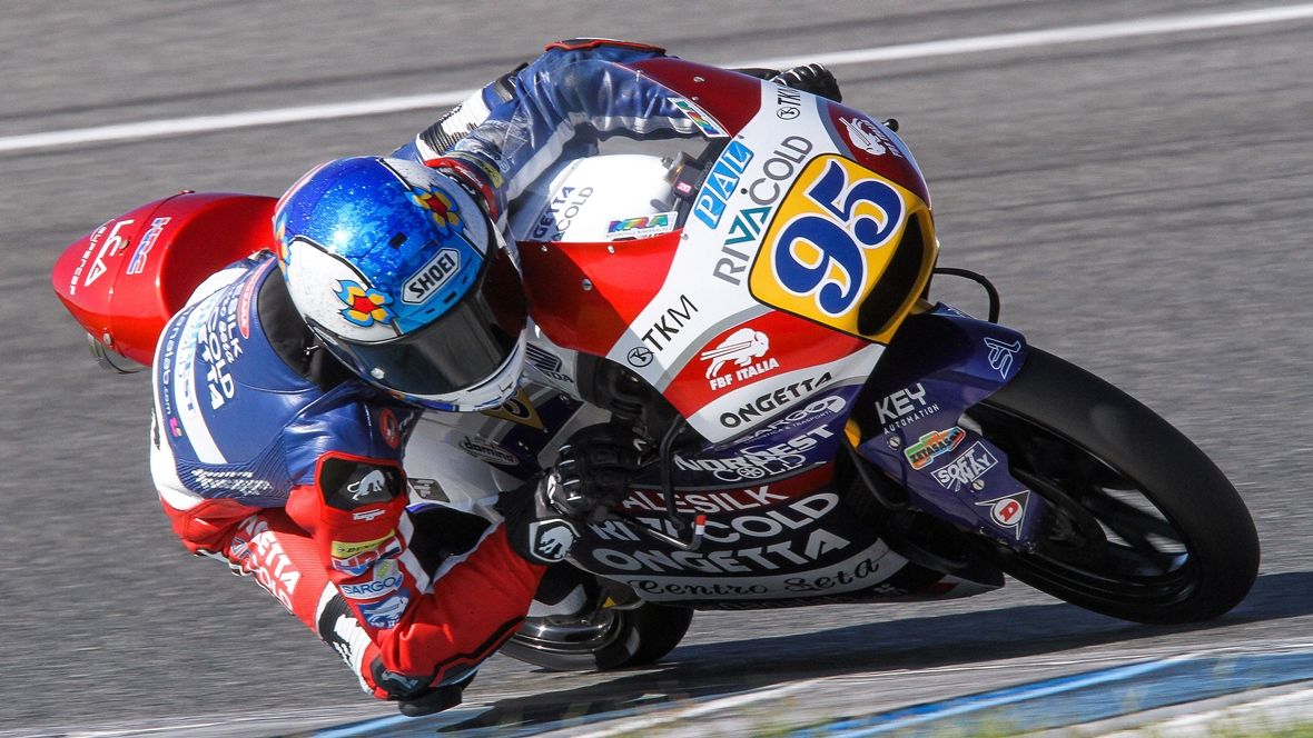 Los pilotos de Moto2 y Moto3 arrancan 2017