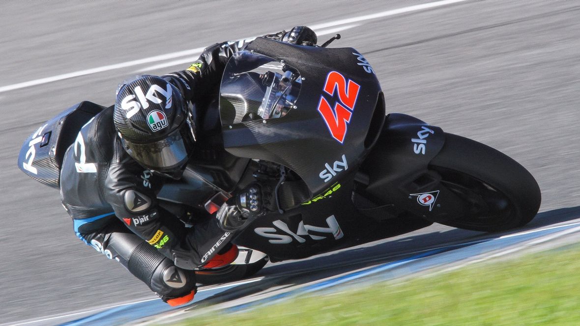 Los pilotos de Moto2 y Moto3 arrancan 2017