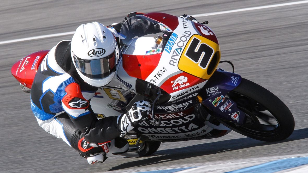 Los pilotos de Moto2 y Moto3 arrancan 2017