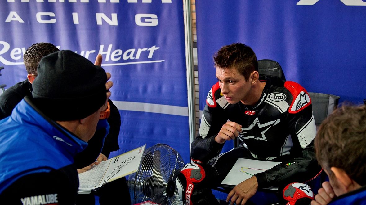 Michael VD Mark sobre la Yamaha YZF-R1 de Superbike