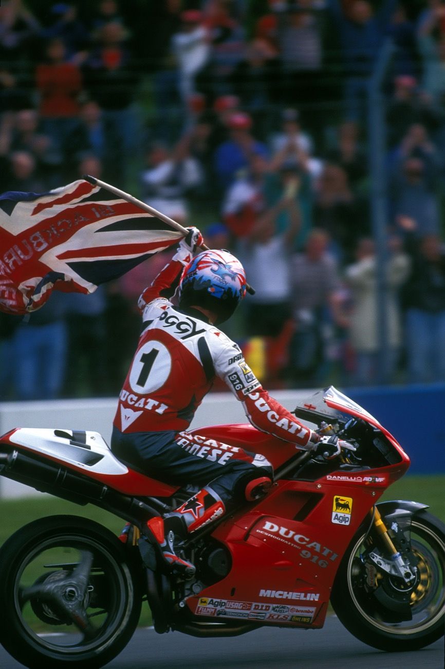 Carl Fogarty, pez grande en charca pequeña