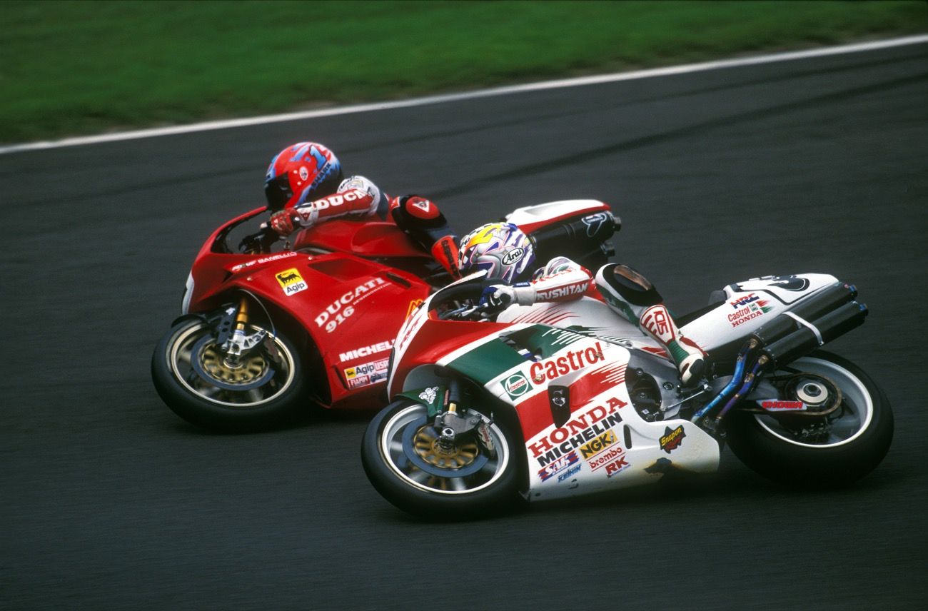 Carl Fogarty, pez grande en charca pequeña