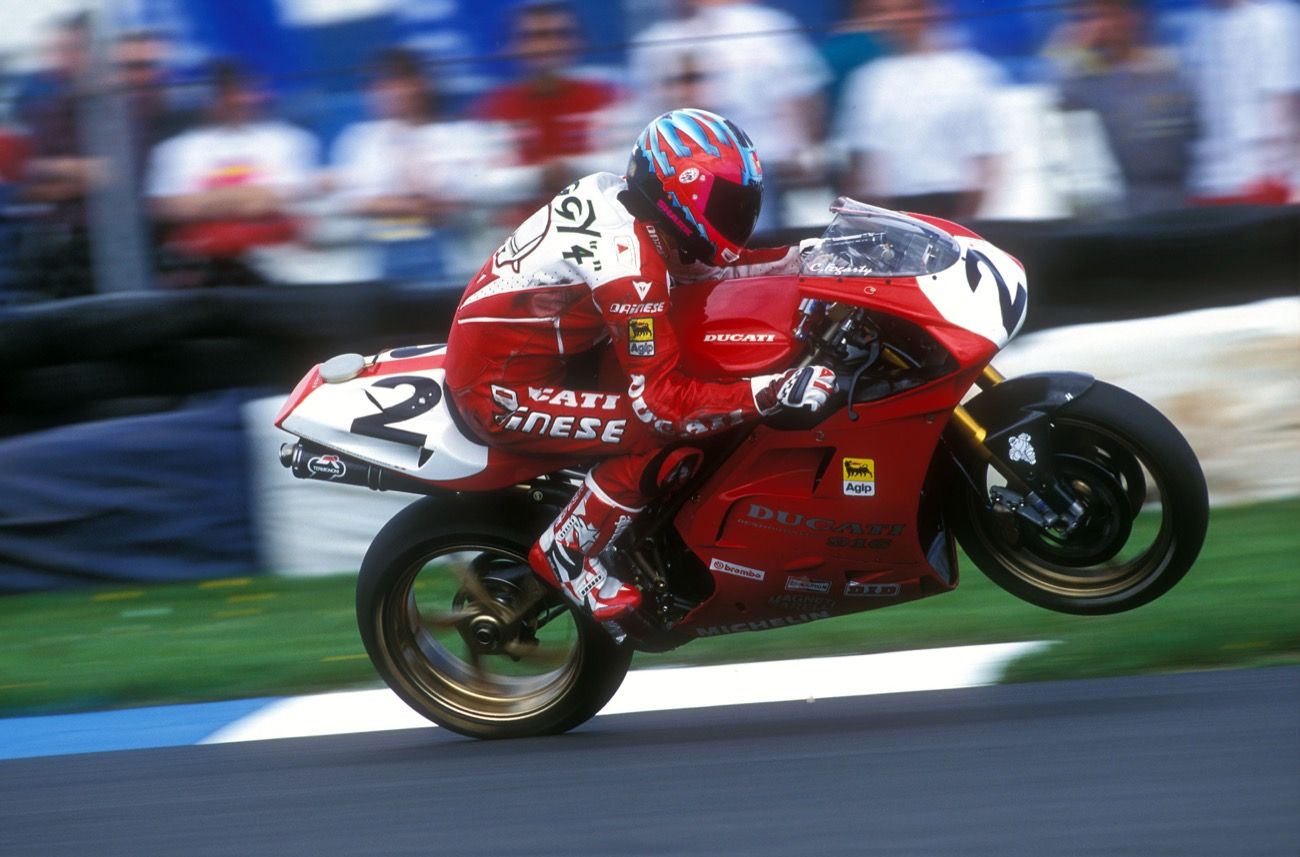 Carl Fogarty, pez grande en charca pequeña