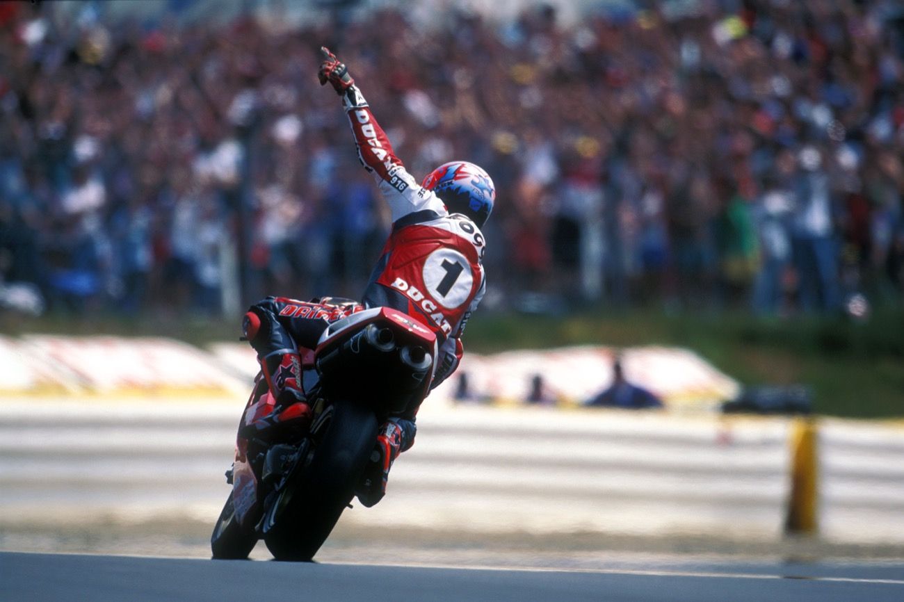 Carl Fogarty, pez grande en charca pequeña