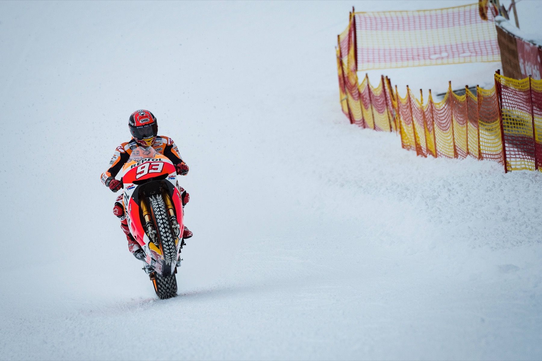 Marc Márquez con la MotoGP en los Alpes