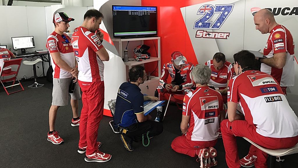 Casey Stoner con la Ducati en Sepang