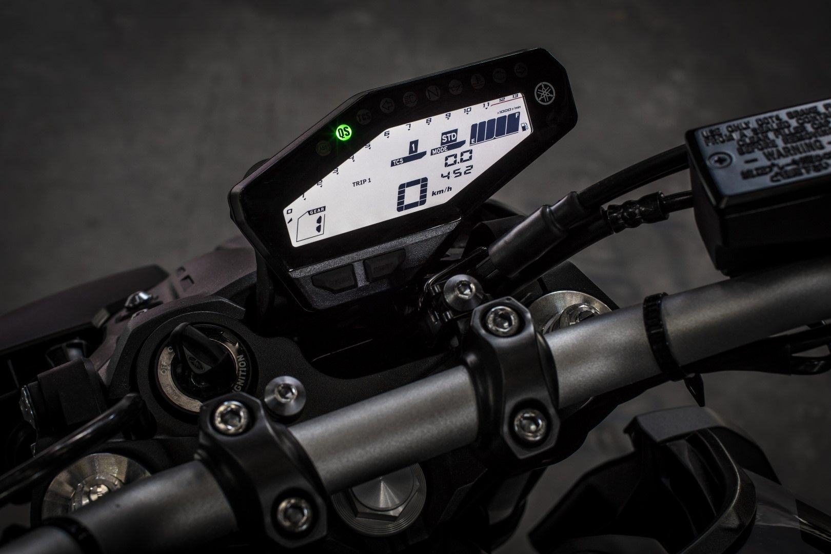 Yamaha MT-09 2017: los ojos de la oscuridad, fotos
