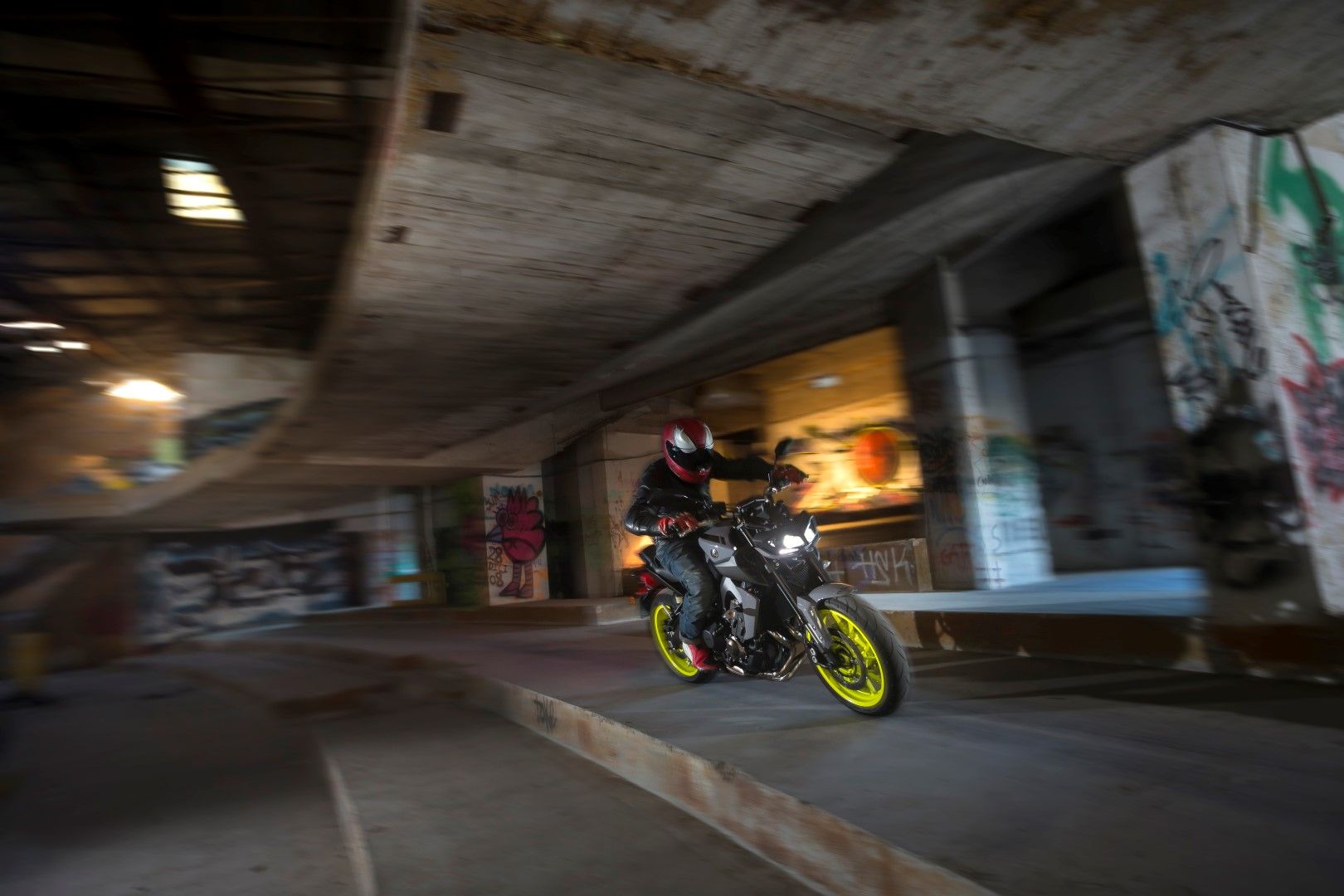Yamaha MT-09 2017: los ojos de la oscuridad, fotos