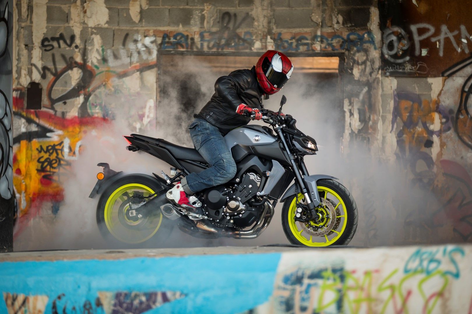 Yamaha MT-09 2017: los ojos de la oscuridad, fotos