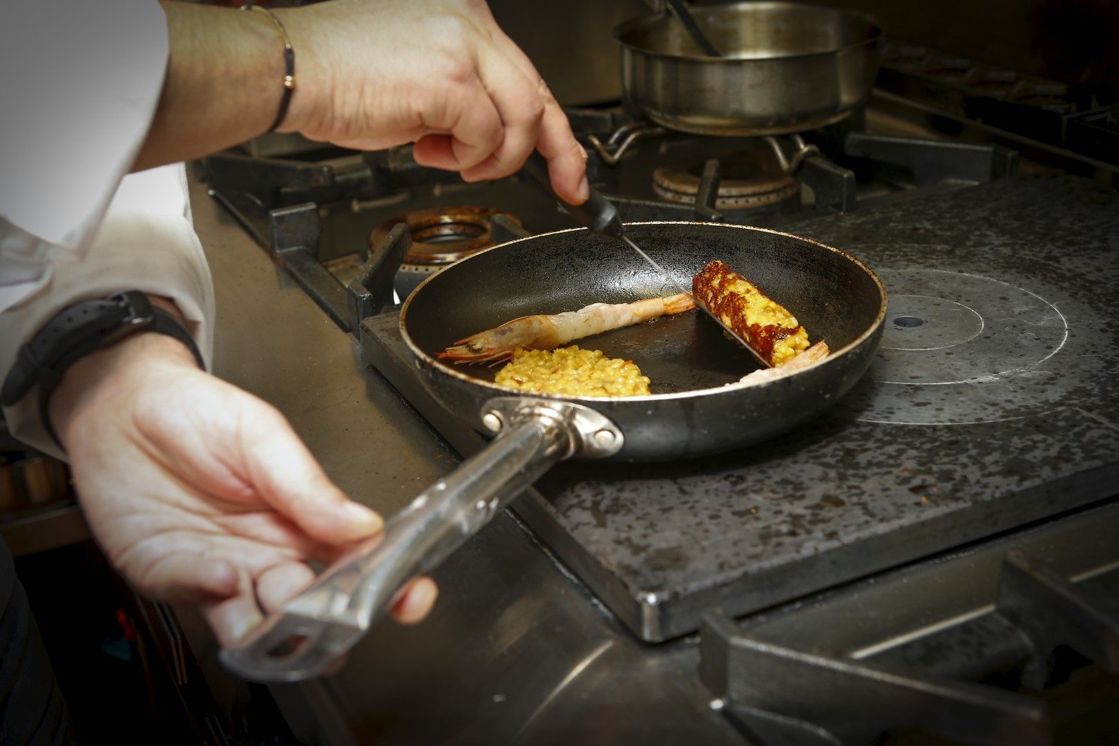 La Gastrocasa: elaboración del arroz a la plancha.
