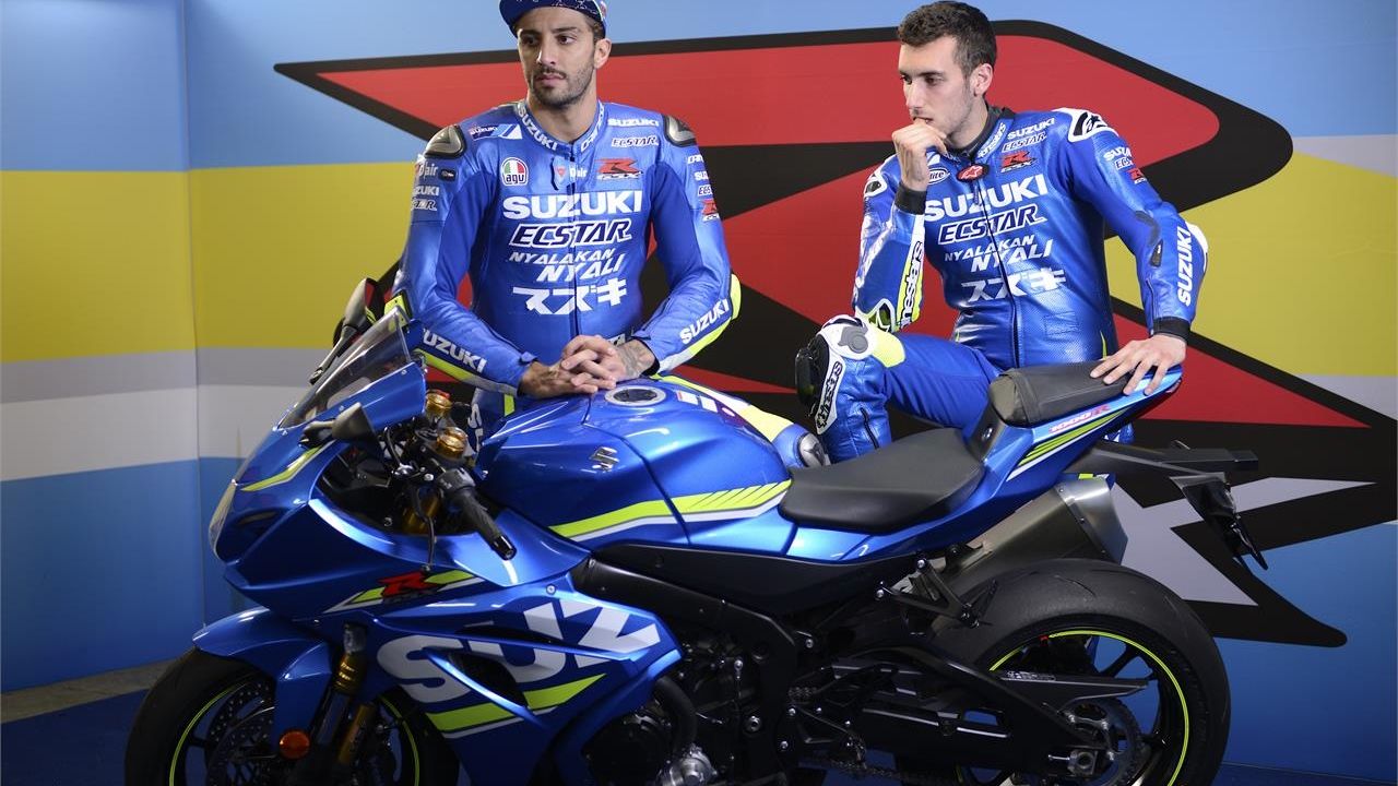 Andrea Iannone y Álex Rins con la Suzuki GSX-R 1000R