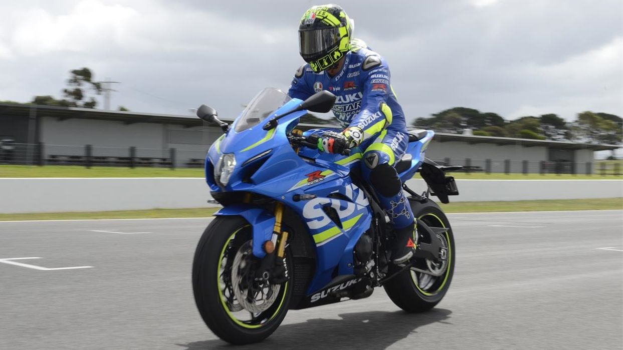 Andrea Iannone y Álex Rins con la Suzuki GSX-R 1000R