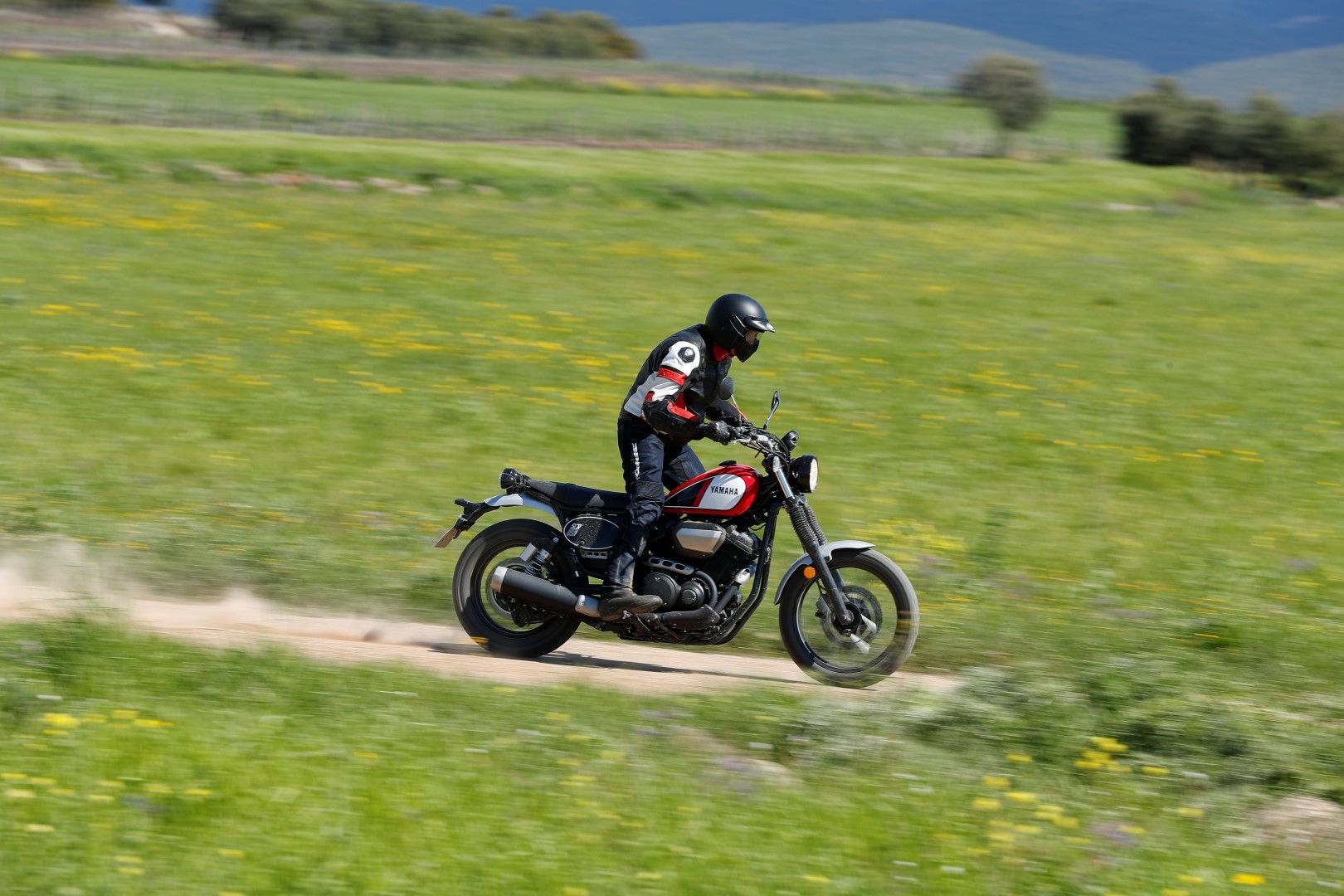 Yamaha SCR950. Fotos