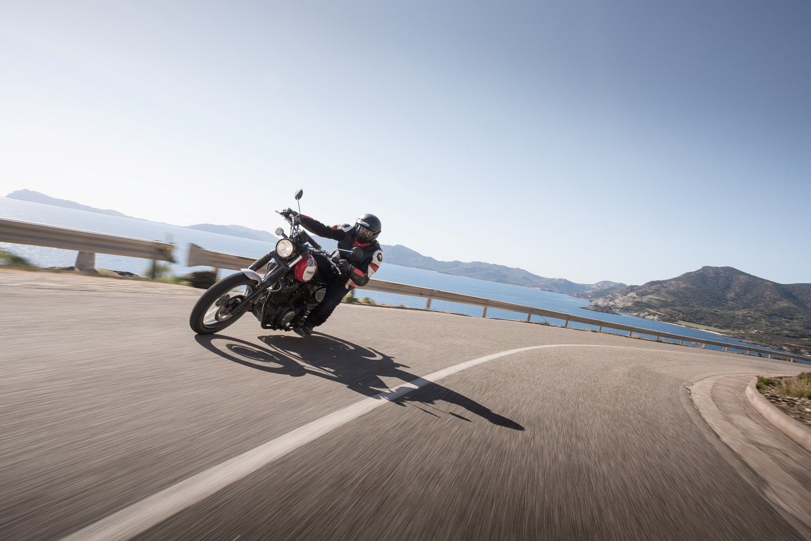 Yamaha SCR950. Fotos