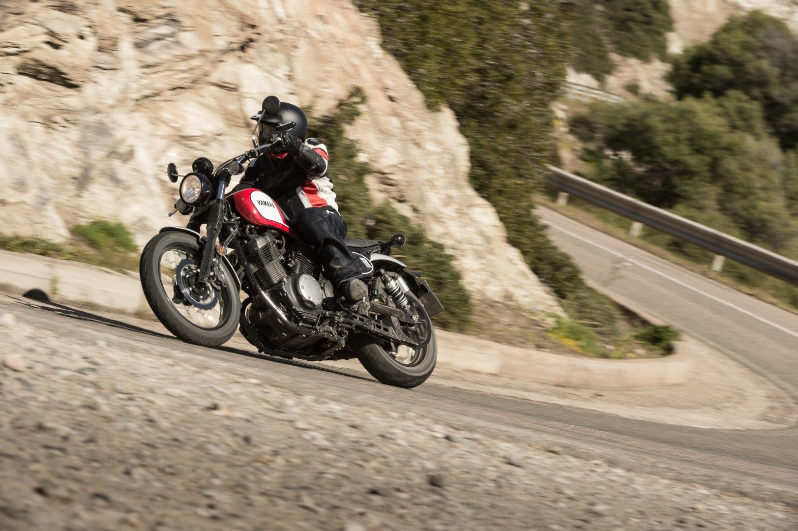 Yamaha SCR950. Fotos