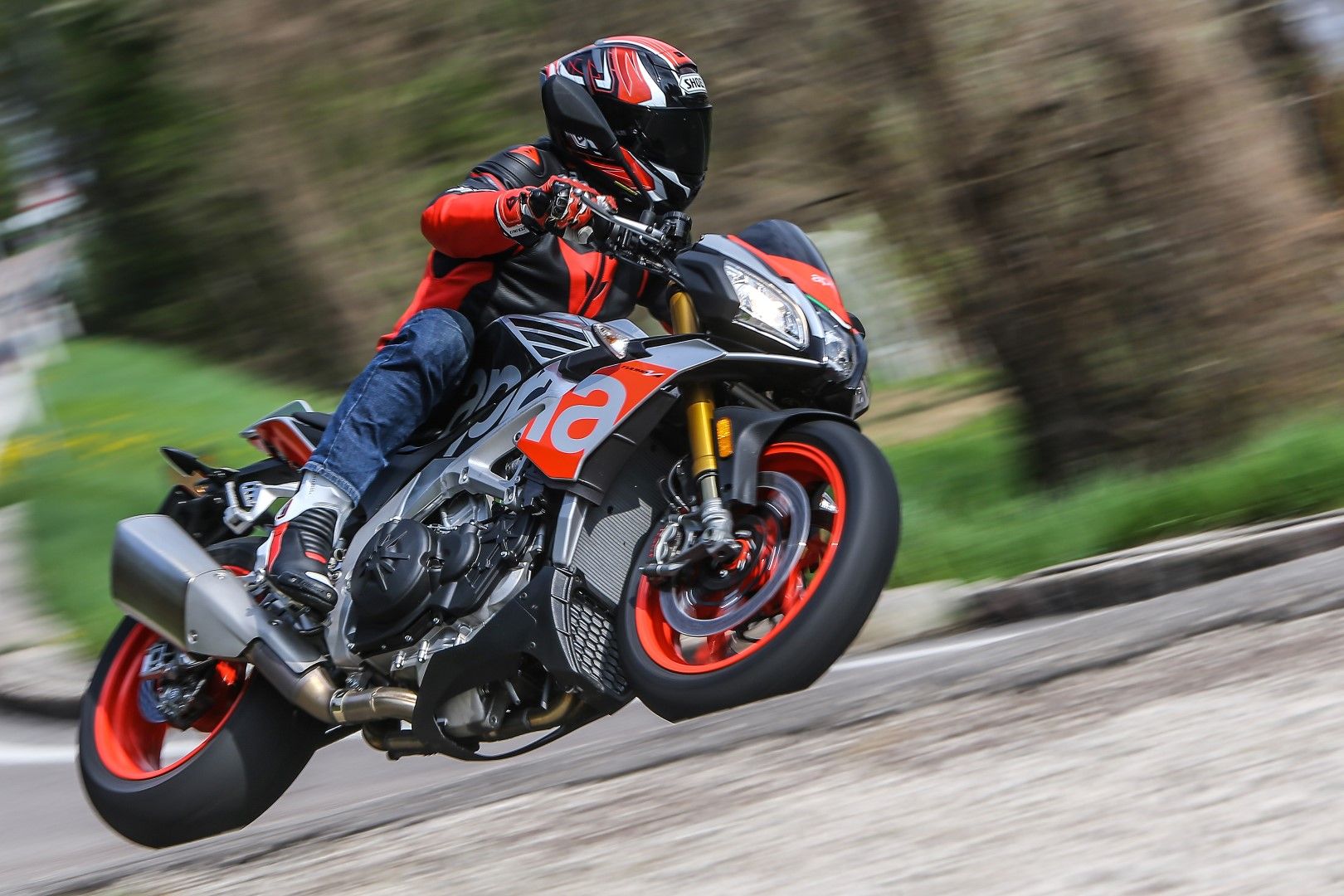 Aprilia Tuono V4 1100 Factory 2017. Fotos
