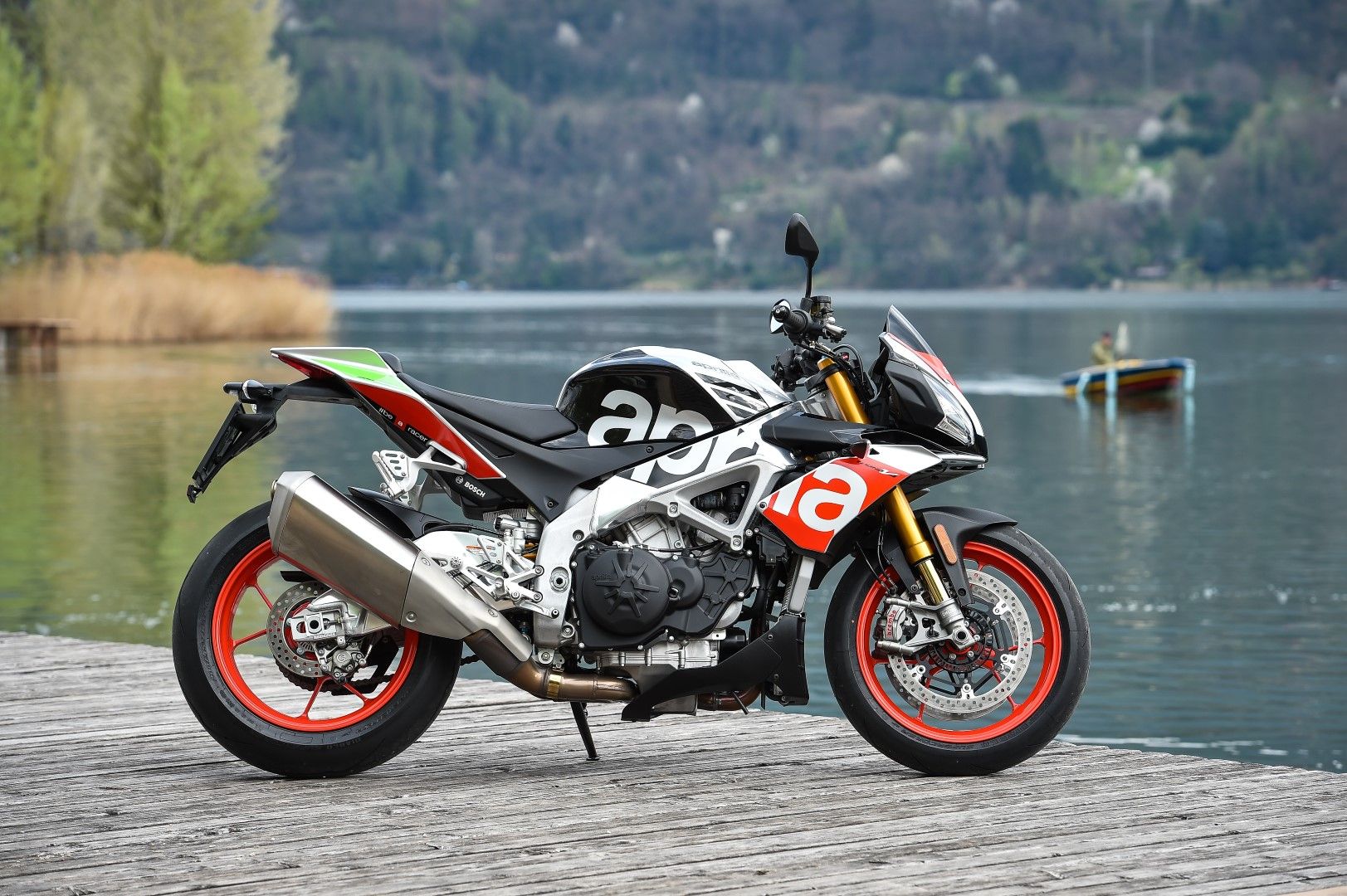 Aprilia Tuono V4 1100 Factory 2017. Fotos