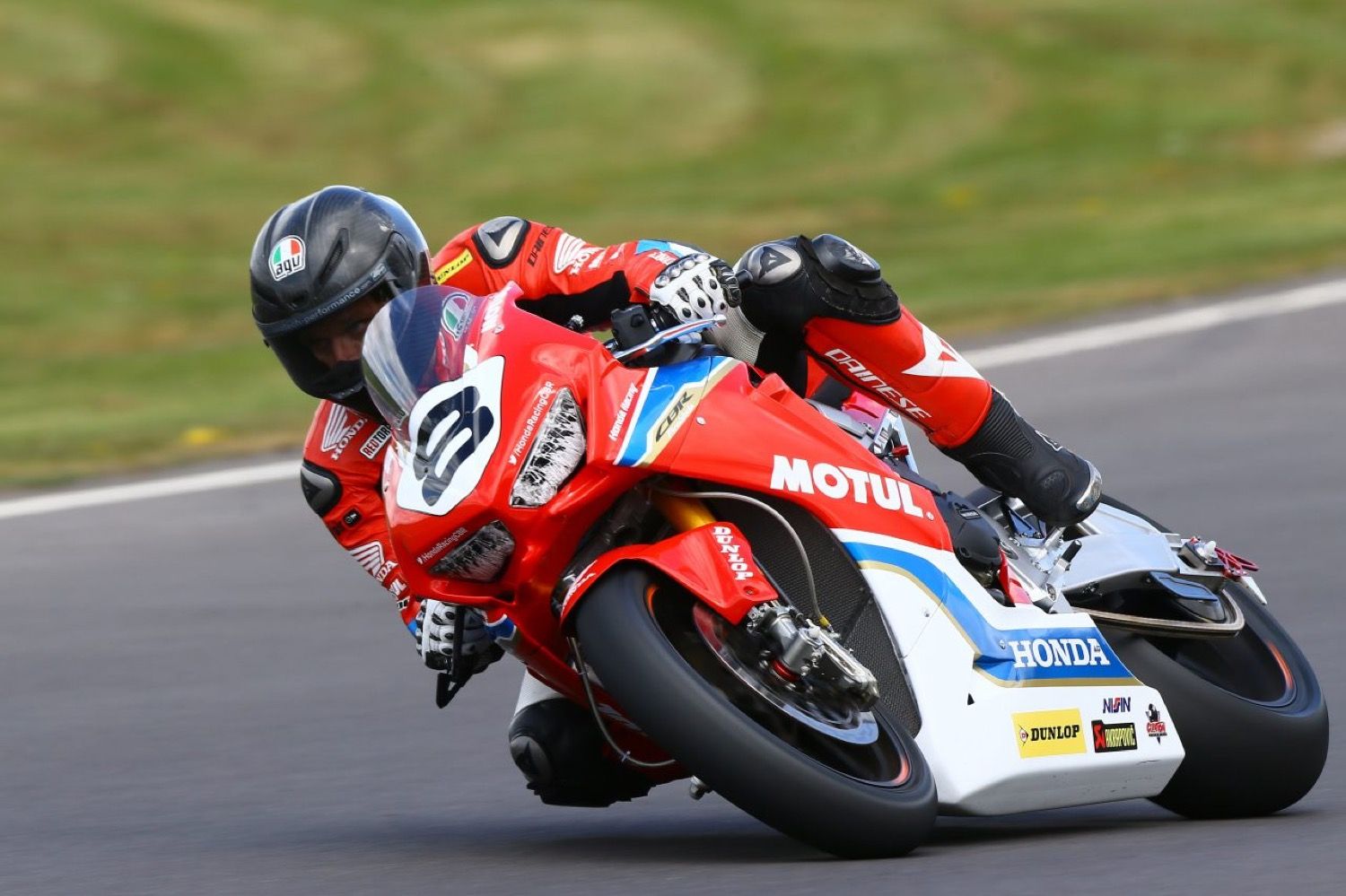 Guy Martin con la Fireblade 2017