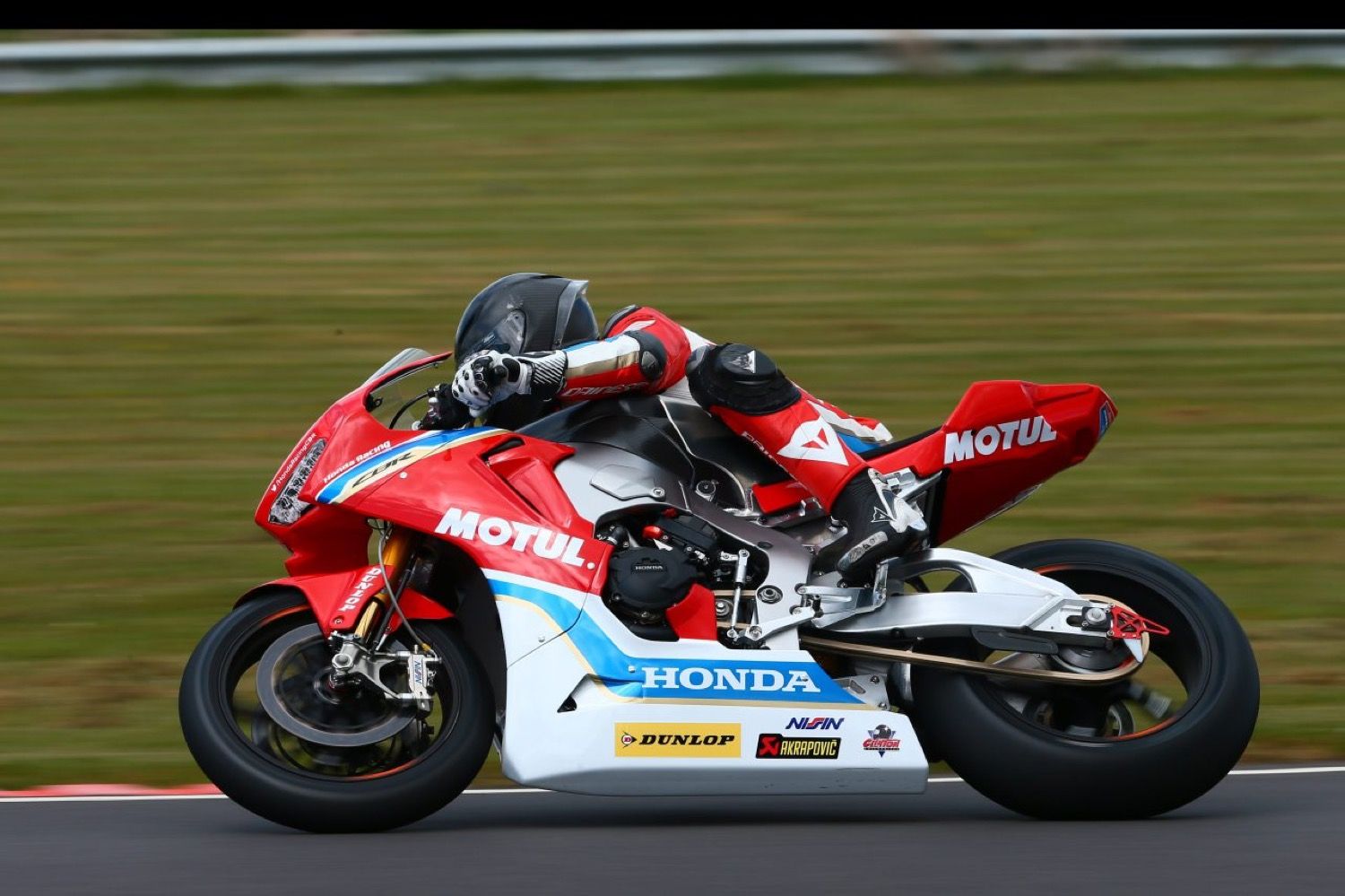Guy Martin con la Fireblade 2017