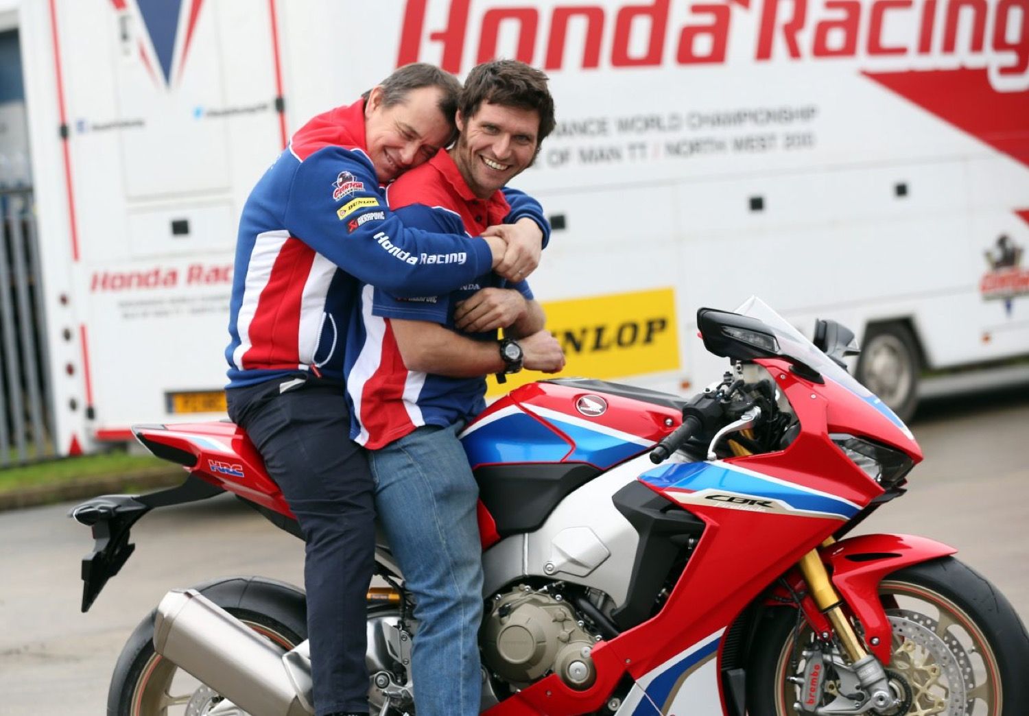 Guy Martin con la Fireblade 2017