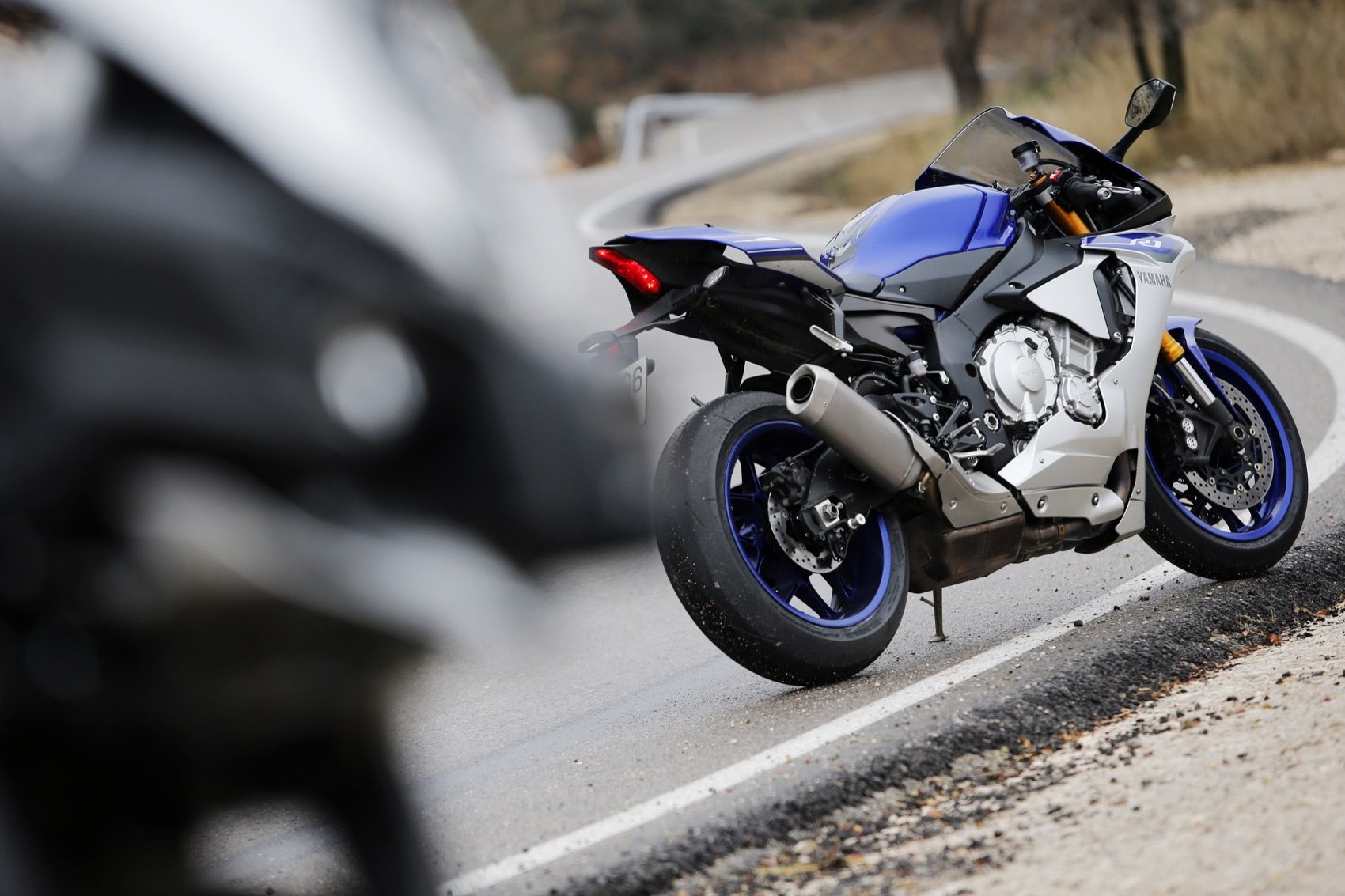 Comaprativa Yamaha MT 10 vs Yamaha YZF-R1