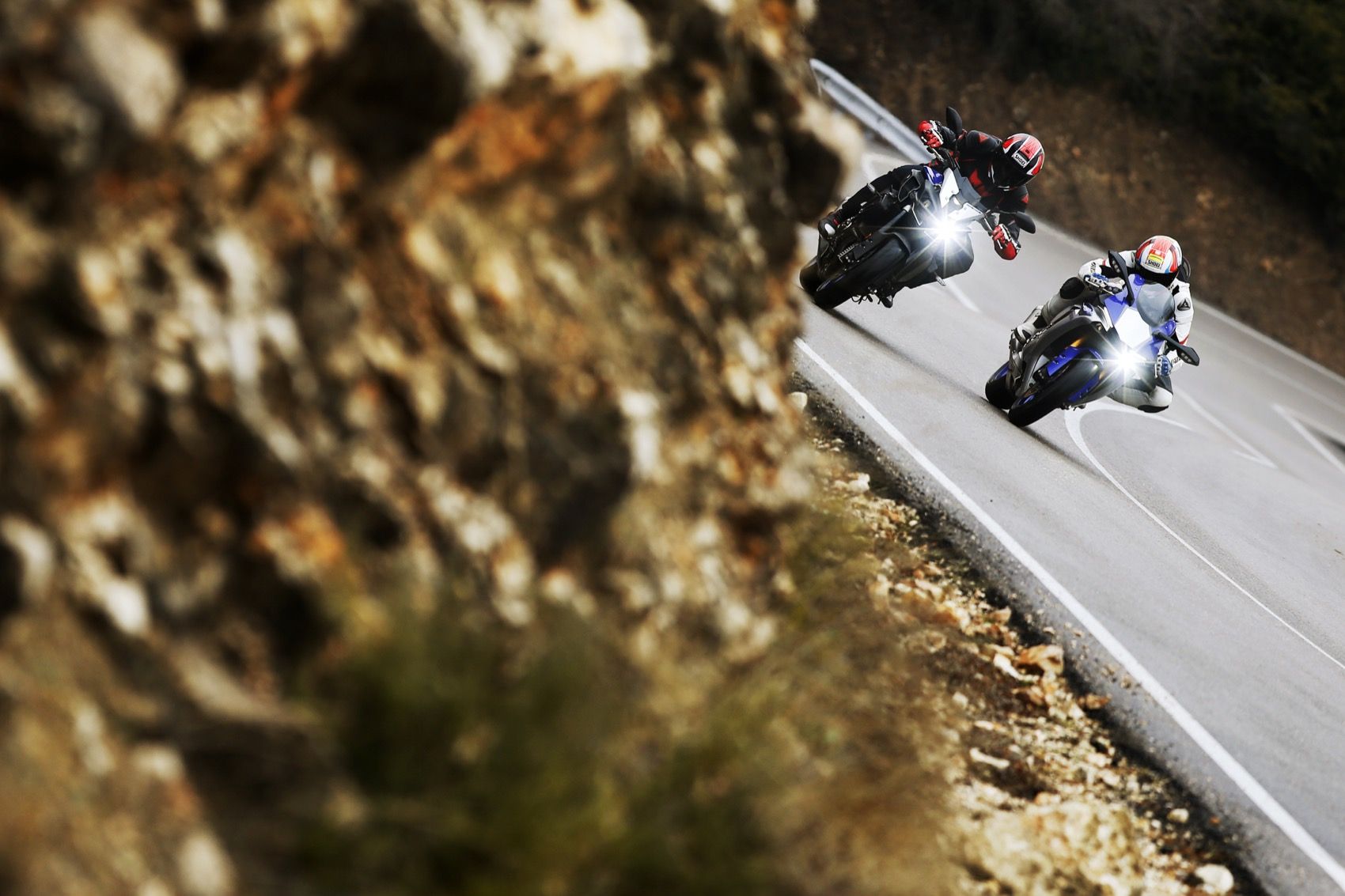 Comaprativa Yamaha MT 10 vs Yamaha YZF-R1
