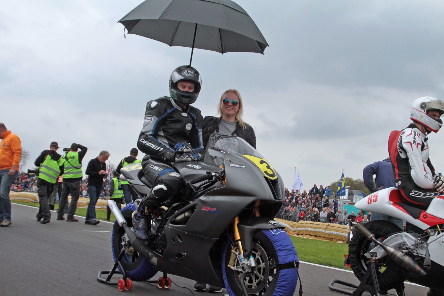 Aprilia RDV500 en acción