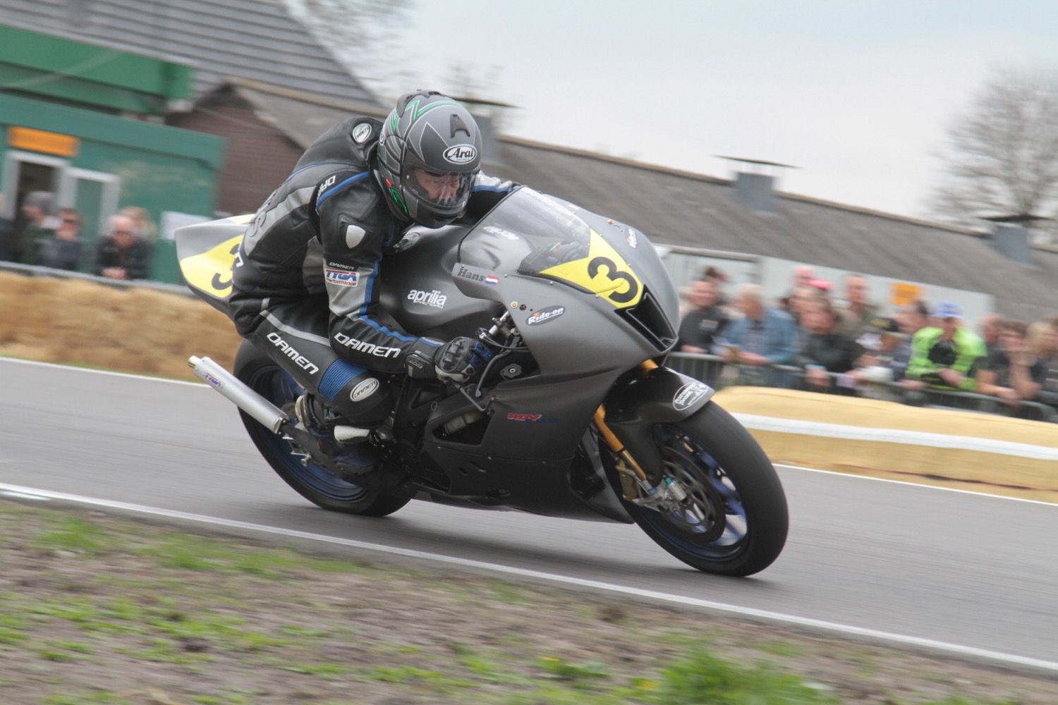 Aprilia RDV500 en acción