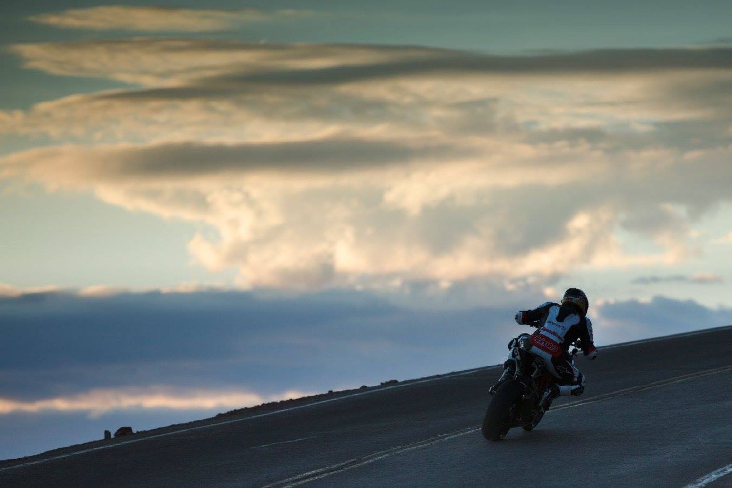 KTM 1290 Super Duke R en Pikes Peak