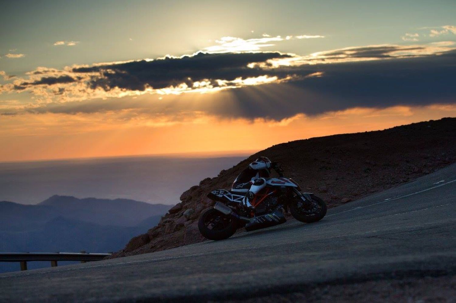 KTM 1290 Super Duke R en Pikes Peak