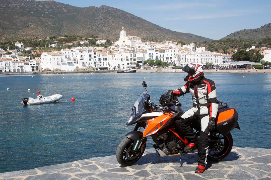 KTM 1290 Super Duke GT, Dolomitas a Costa Brava. Fotos