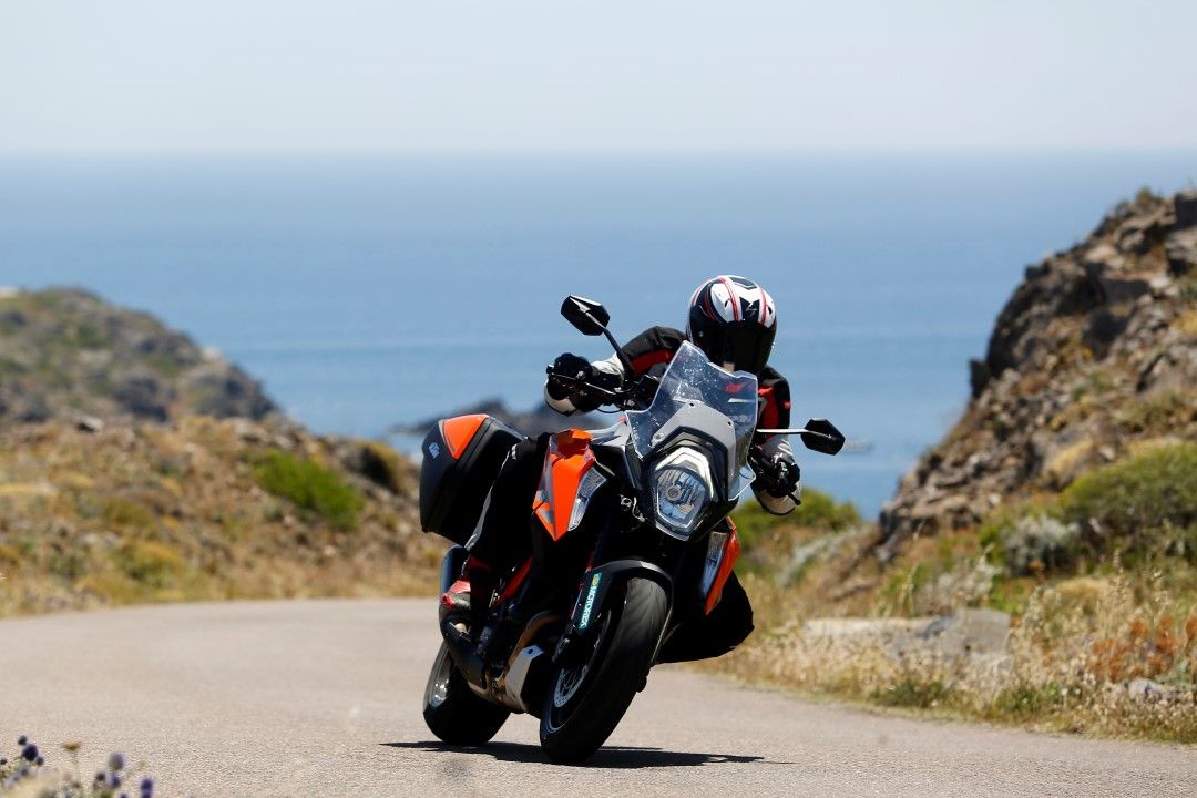 KTM 1290 Super Duke GT, Dolomitas a Costa Brava. Fotos