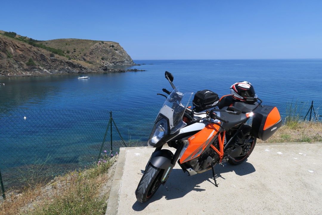 KTM 1290 Super Duke GT, Dolomitas a Costa Brava. Fotos