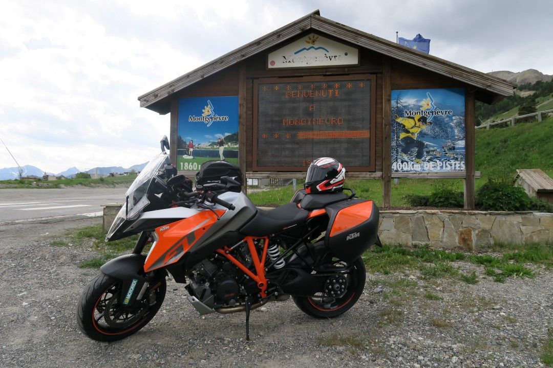 KTM 1290 Super Duke GT, Dolomitas a Costa Brava. Fotos