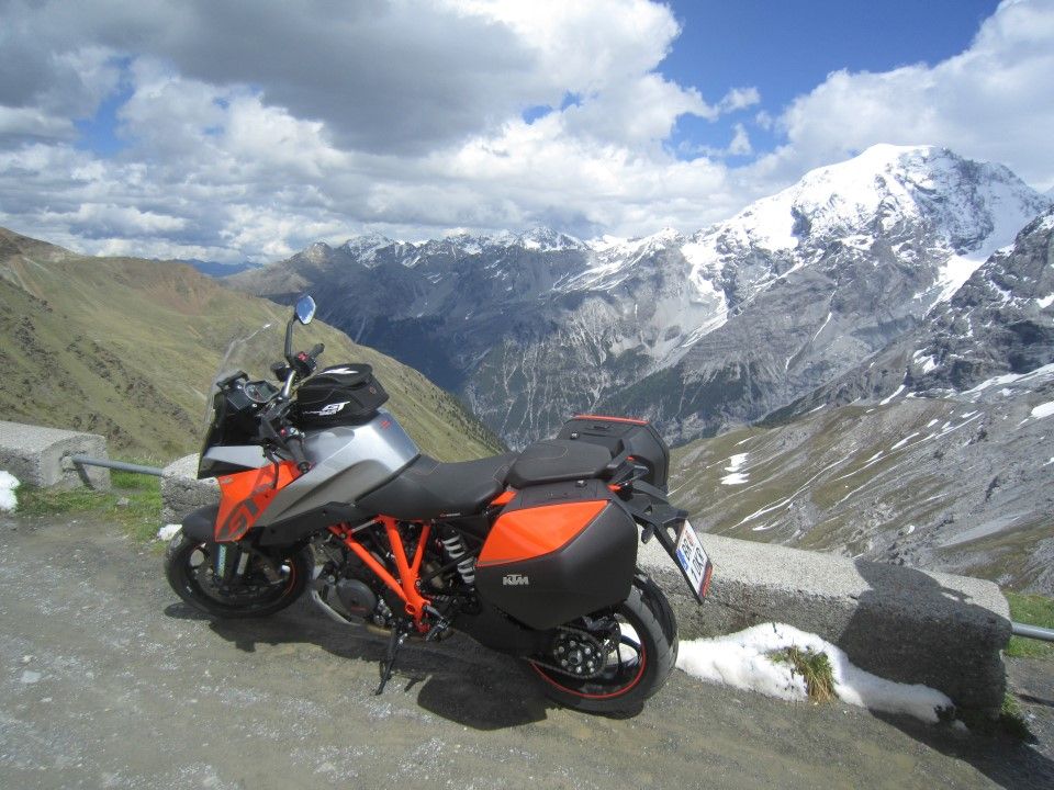 KTM 1290 Super Duke GT, Dolomitas a Costa Brava. Fotos