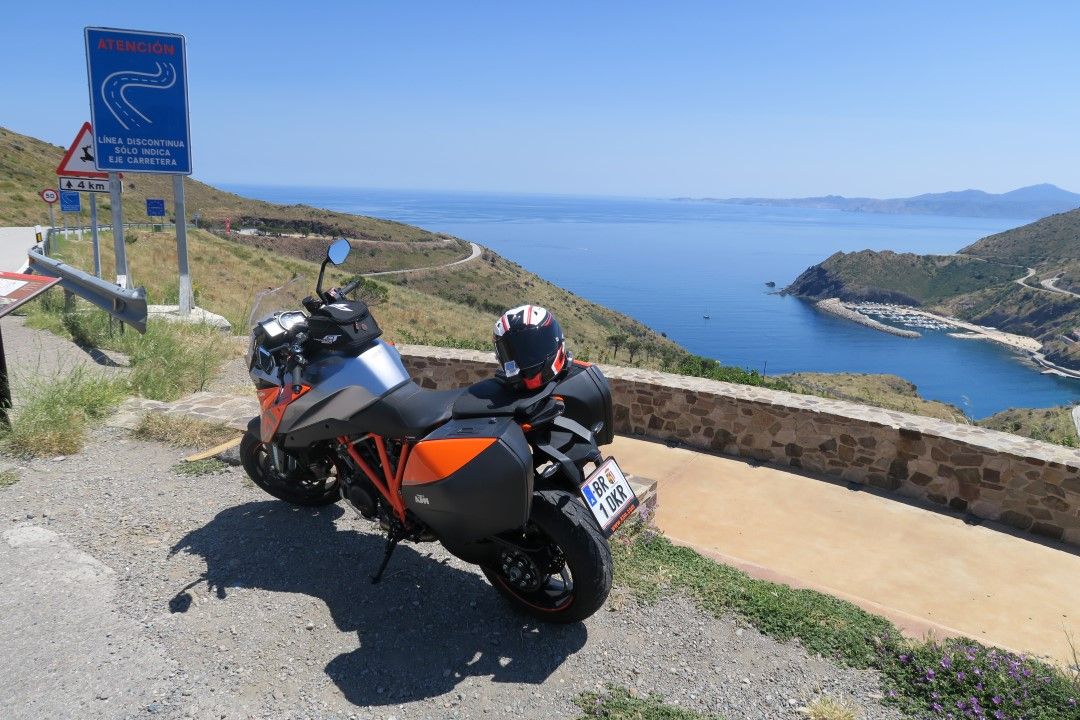 KTM 1290 Super Duke GT, Dolomitas a Costa Brava. Fotos