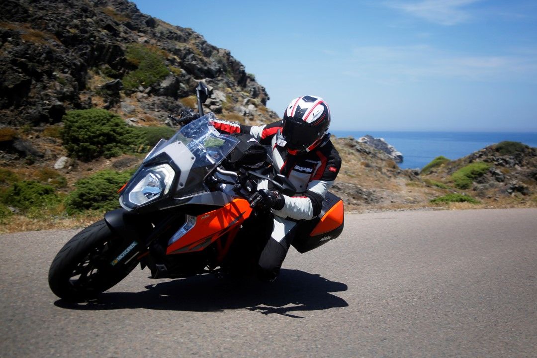 KTM 1290 Super Duke GT, Dolomitas a Costa Brava. Fotos