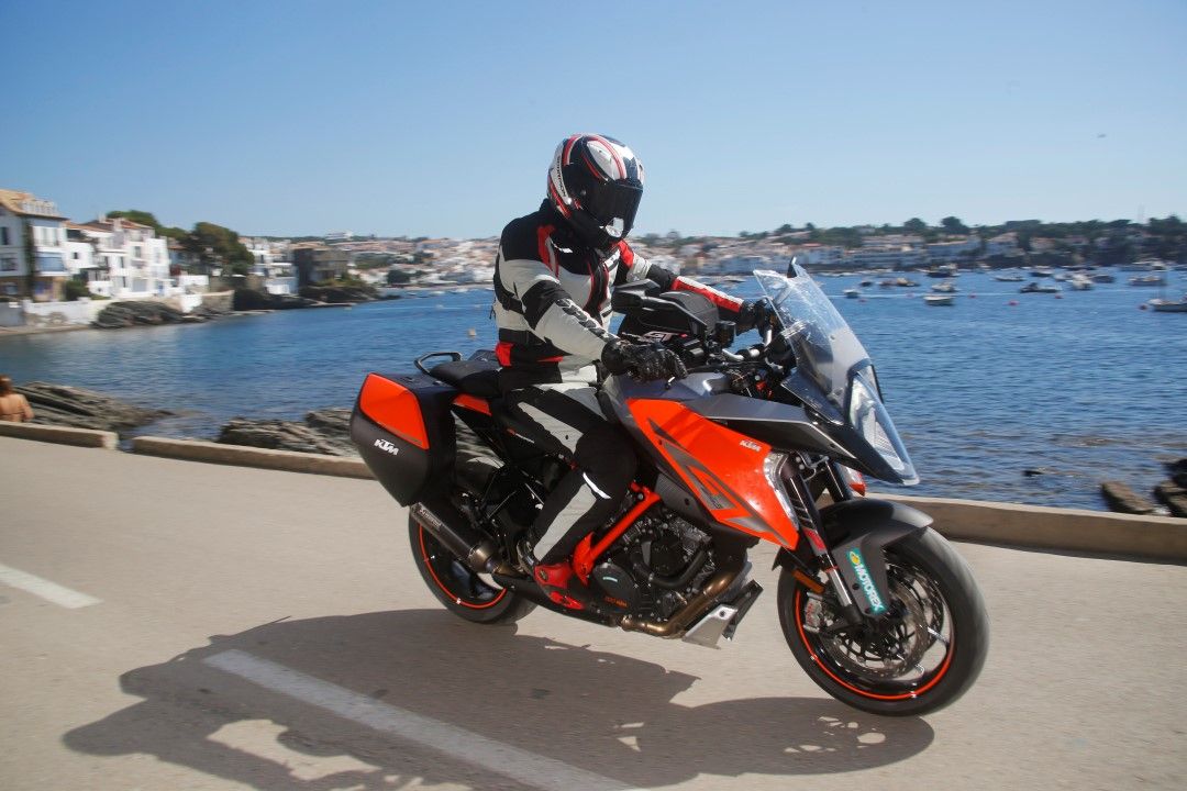 KTM 1290 Super Duke GT, Dolomitas a Costa Brava. Fotos