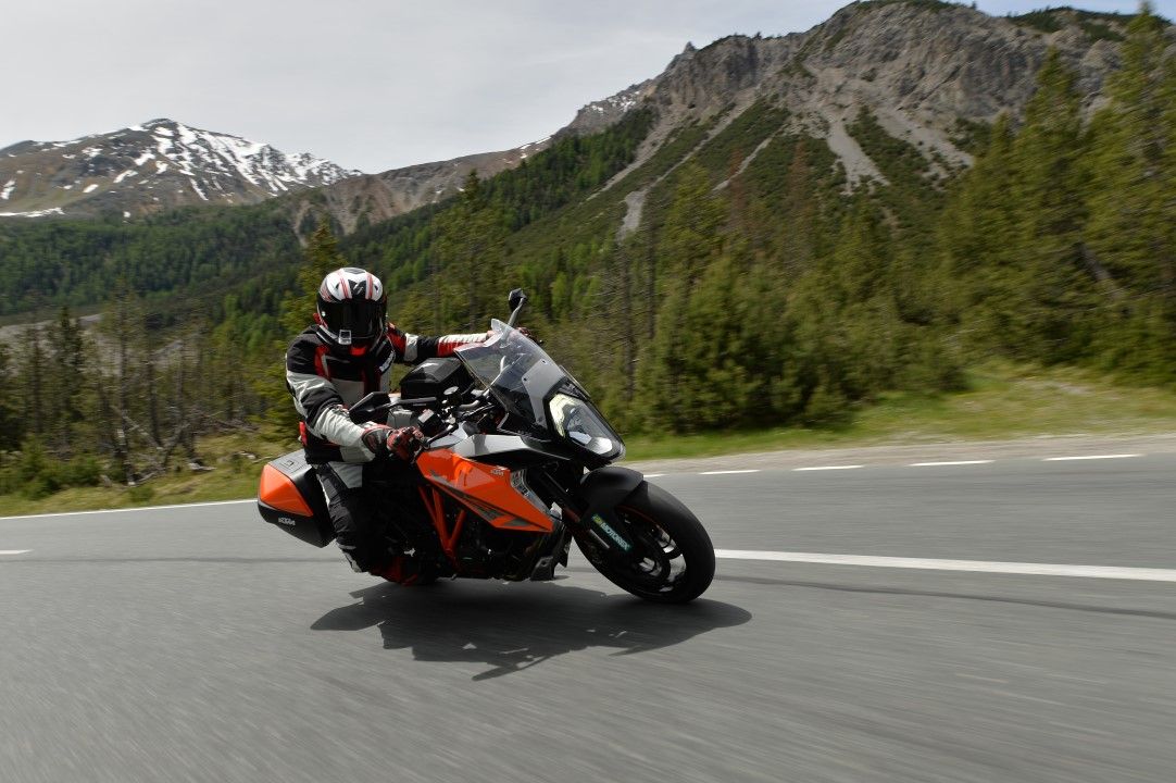 KTM 1290 Super Duke GT, Dolomitas a Costa Brava. Fotos