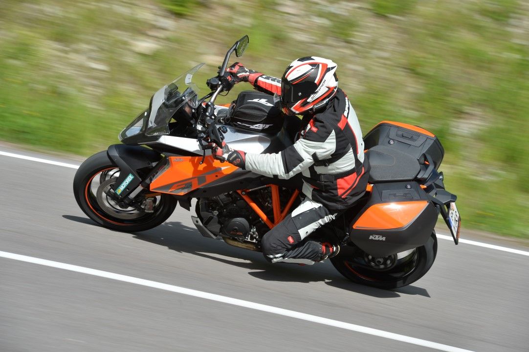 KTM 1290 Super Duke GT, Dolomitas a Costa Brava. Fotos