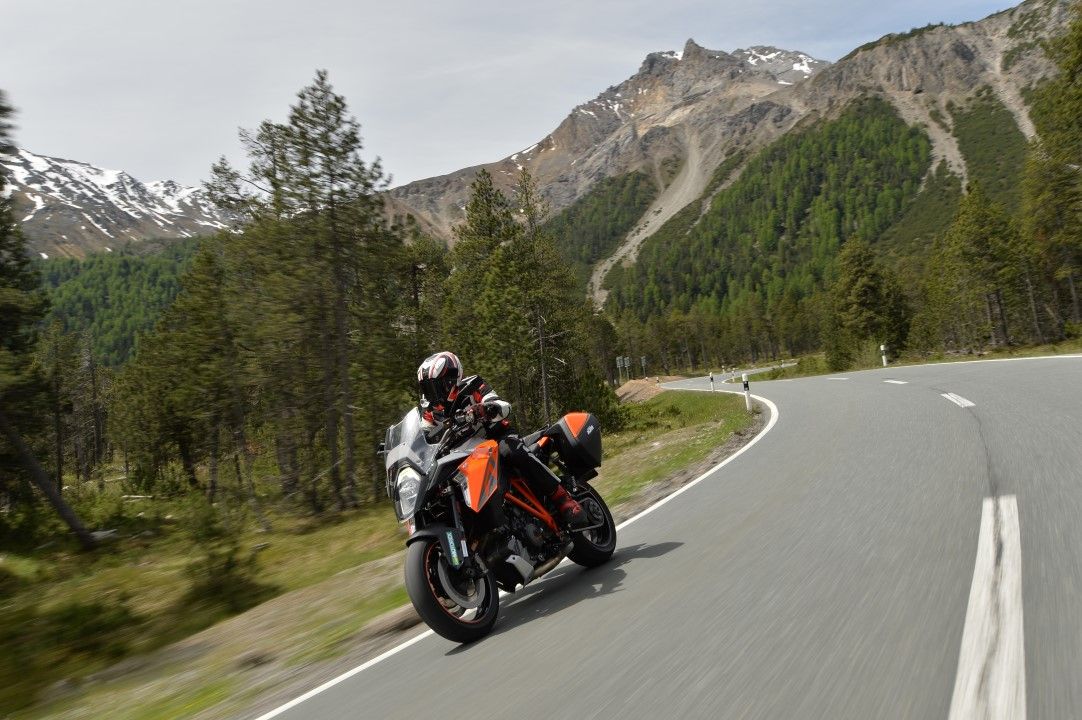 KTM 1290 Super Duke GT, Dolomitas a Costa Brava. Fotos