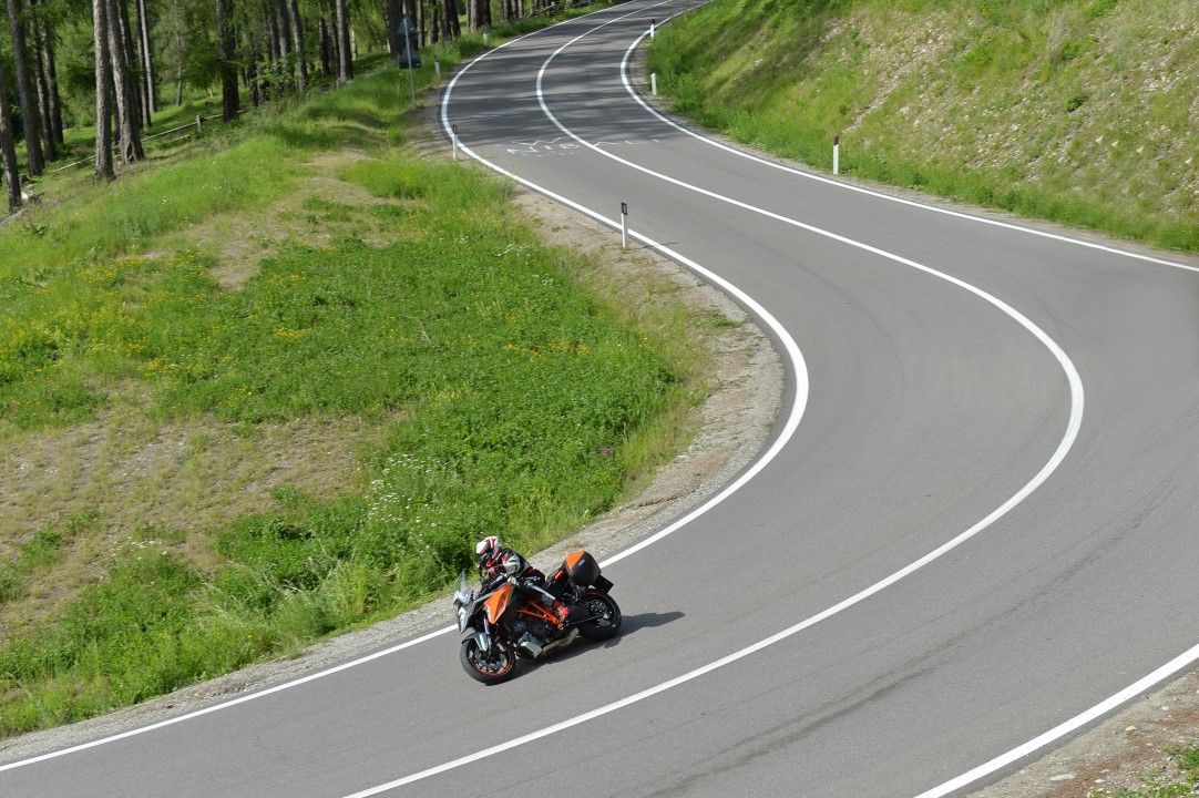 KTM 1290 Super Duke GT, Dolomitas a Costa Brava. Fotos