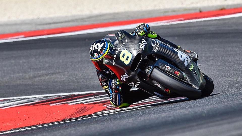 Nicolò Bulega prueba la Moto2