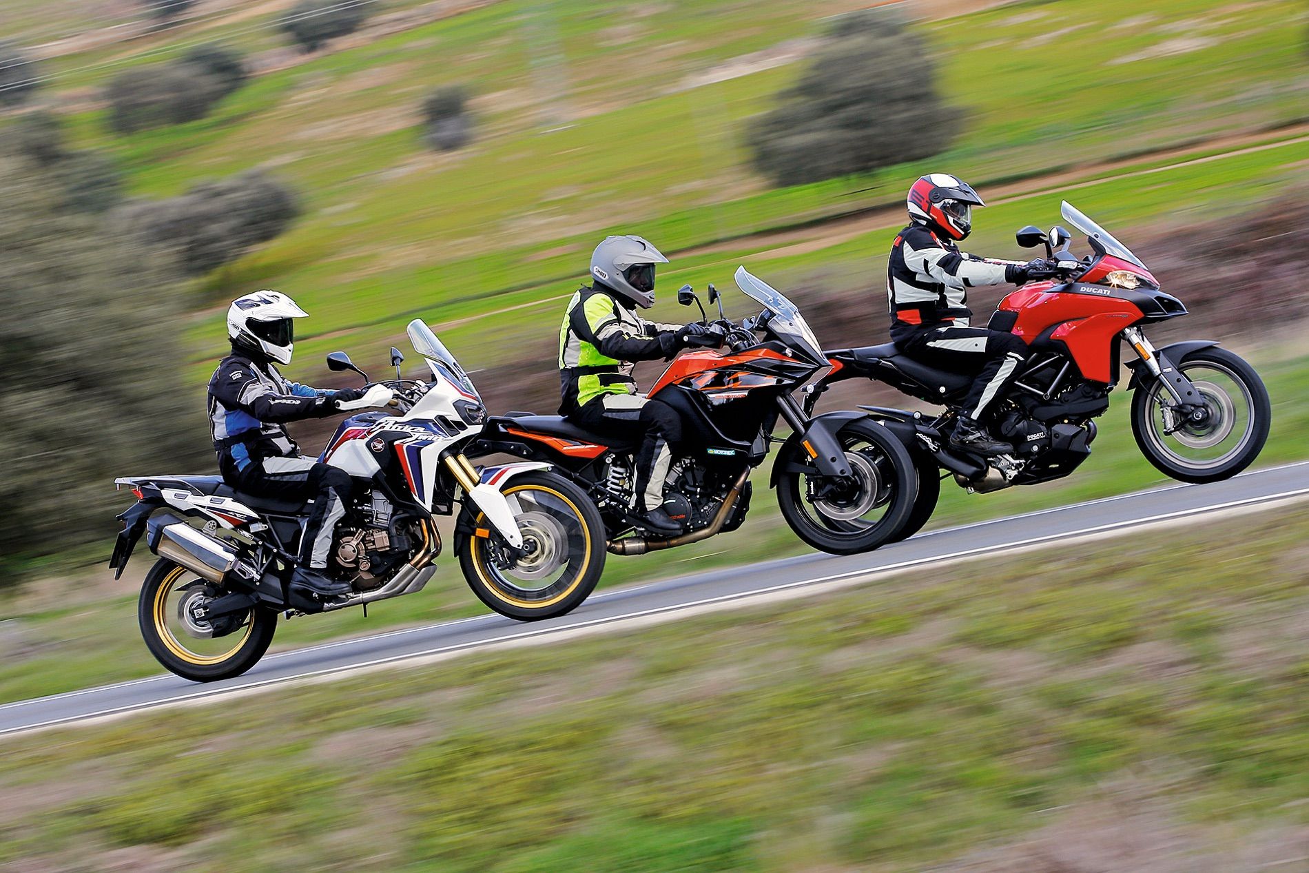 Comparativa Trail: Africa Twin vs MTS 950 vs 1090 Adv